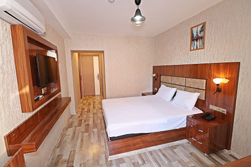 hotel marina büyük yatak oda